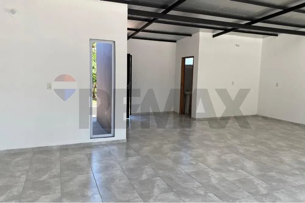 Local Comercial de 80m² en Alquiler en Valle Pucú, Areguá - Image 8