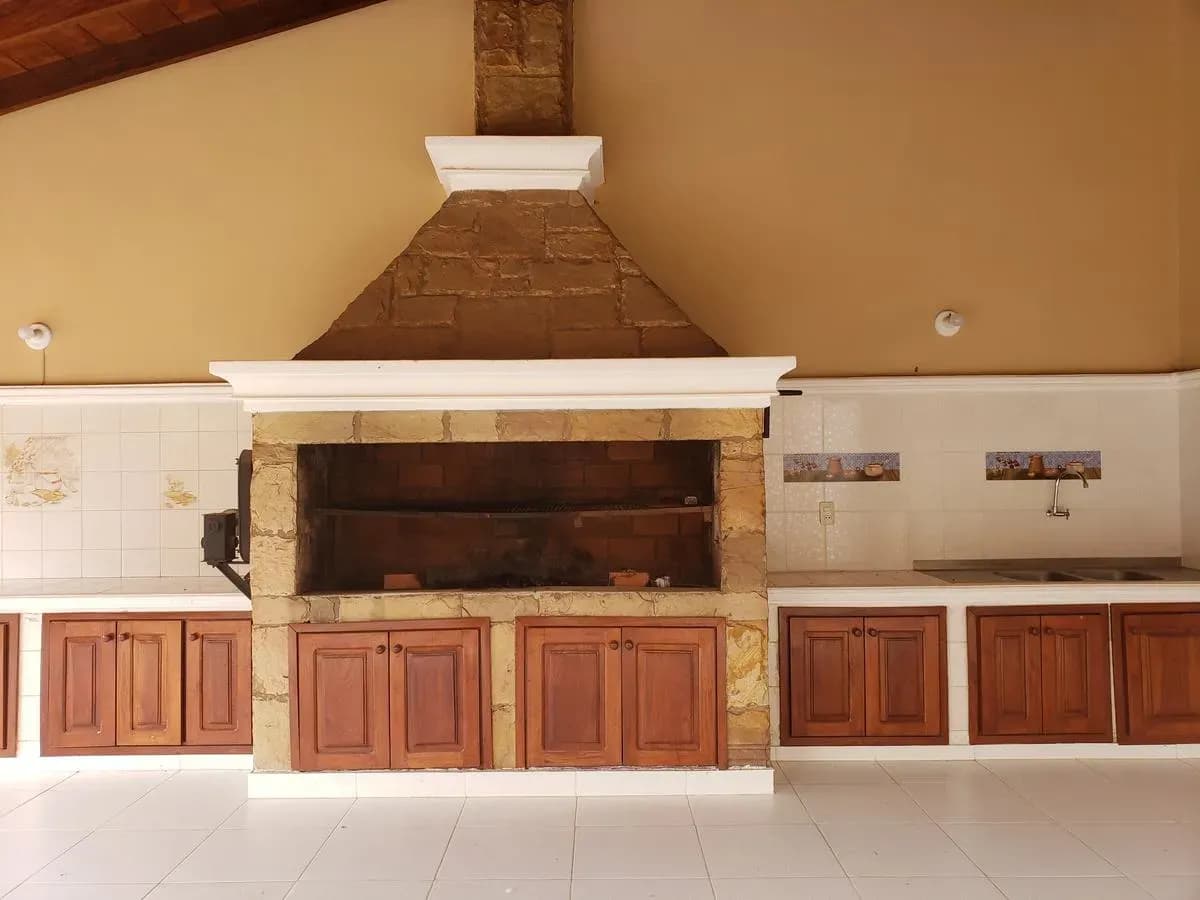 4-Bedroom House for Sale in Las Mercedes, San Lorenzo - Image 7