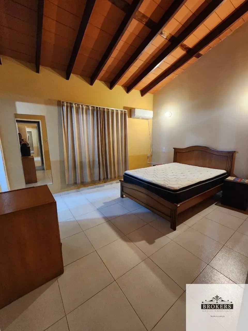Casa de 5 dormitorios en Venta en San Bernardino - Image 12