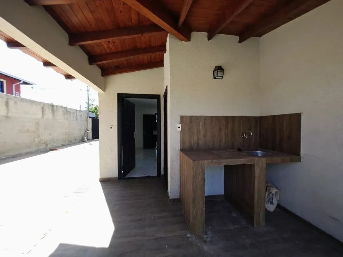 Casa de 3 dormitorios en Venta en Limpio 480 M2 TERRENO CERCA DEL NUEVO SHOPPING PLAZA NORTE - Image 8