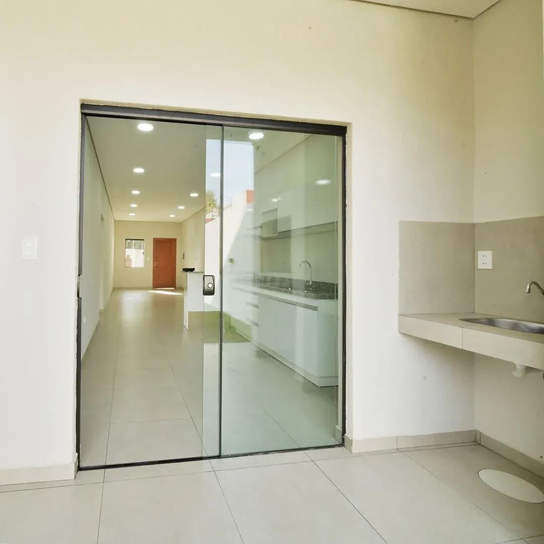 2-Bedroom House for Sale in Laurelty, Luque - Image 10