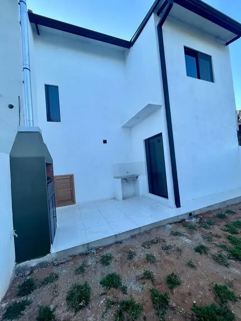 3-Bedroom House for Sale in Monseñor Bogarín, Mariano Roque Alonso - Image 9