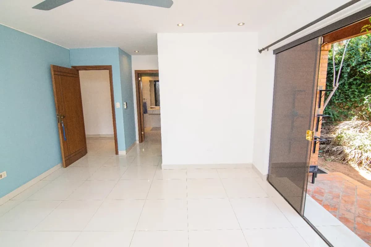 2-Bedroom House for Sale in Mcal. José Félix Estigarribia, Asunción - Image 19