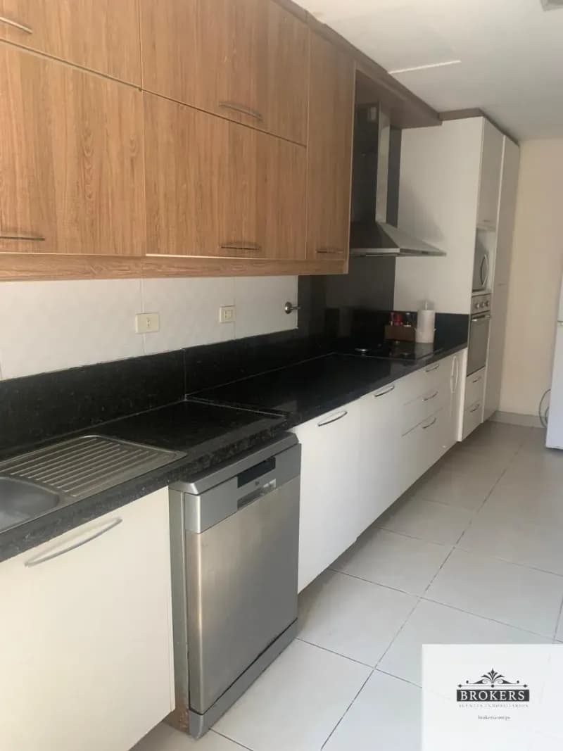 4-Bedroom House for Sale in Santo Domingo, Asunción - Image 2