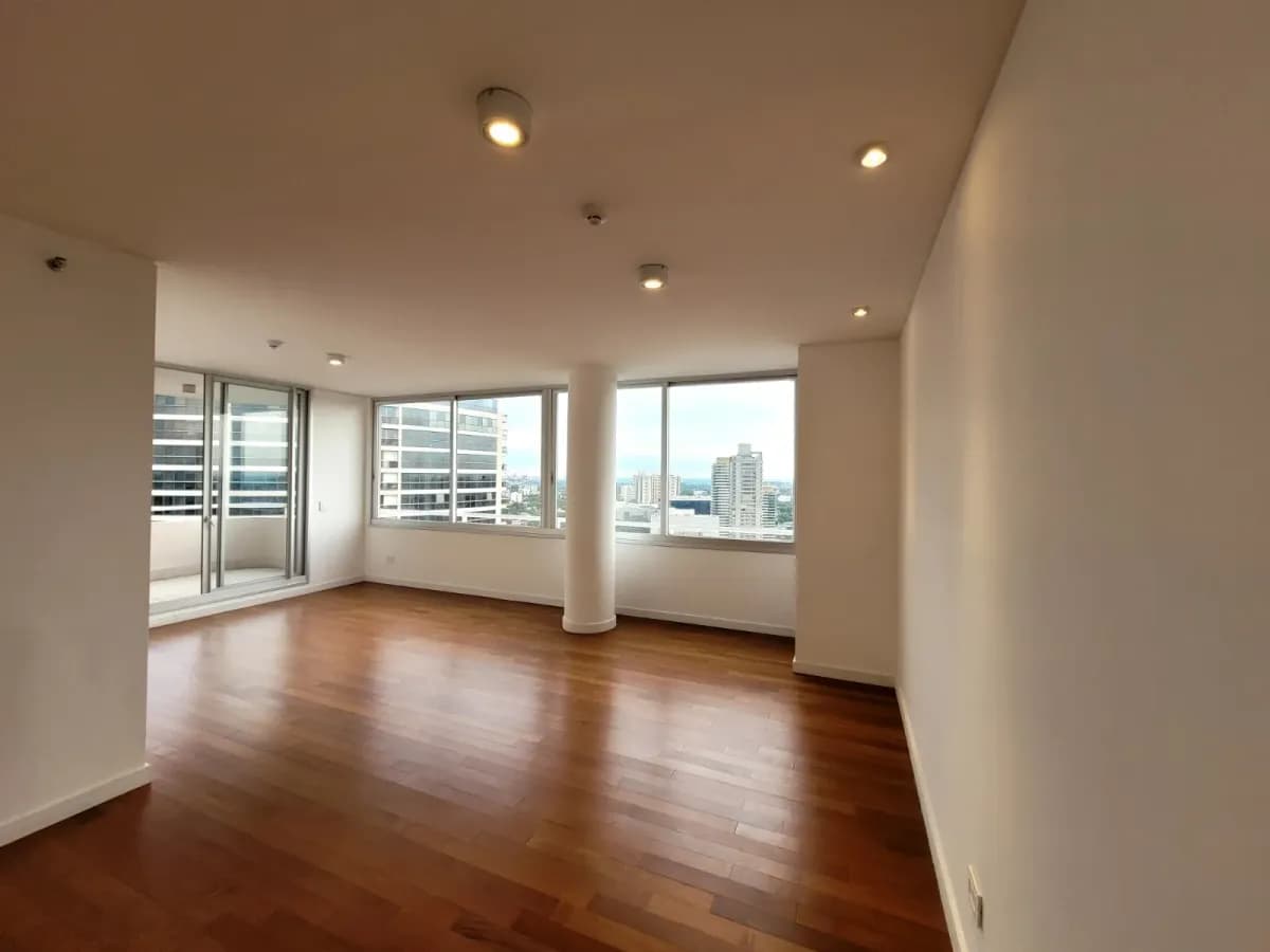 Departamento de 3 dormitorios en Venta en San Jorge, Asunción - Image 11
