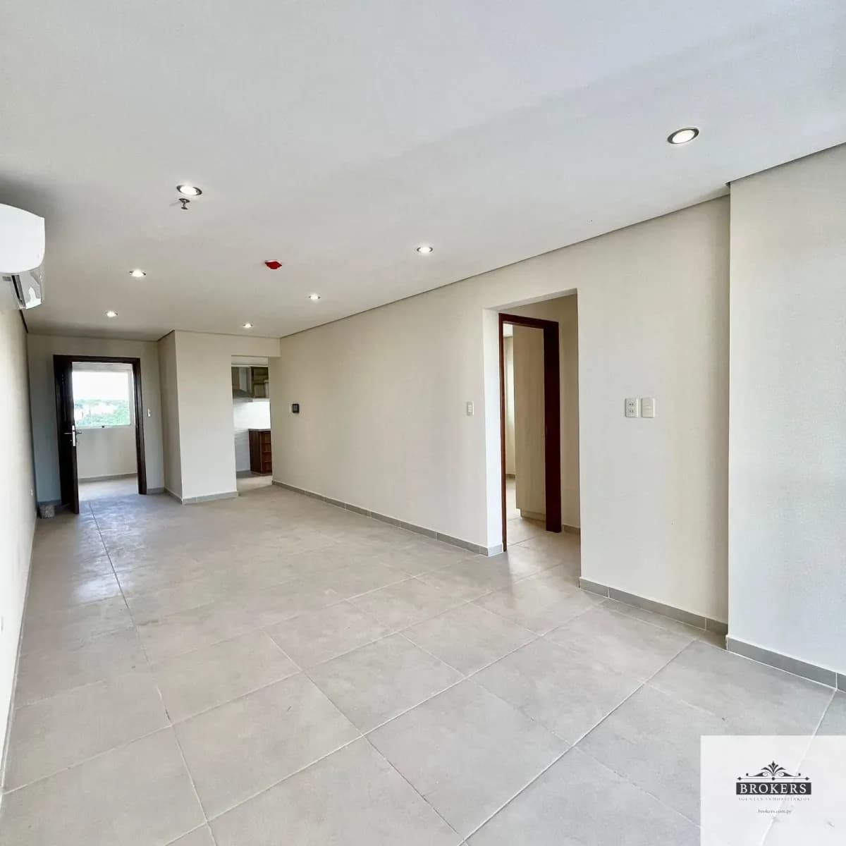 2-Bedroom Apartment for Sale in Jara, Lambaré - Image 2