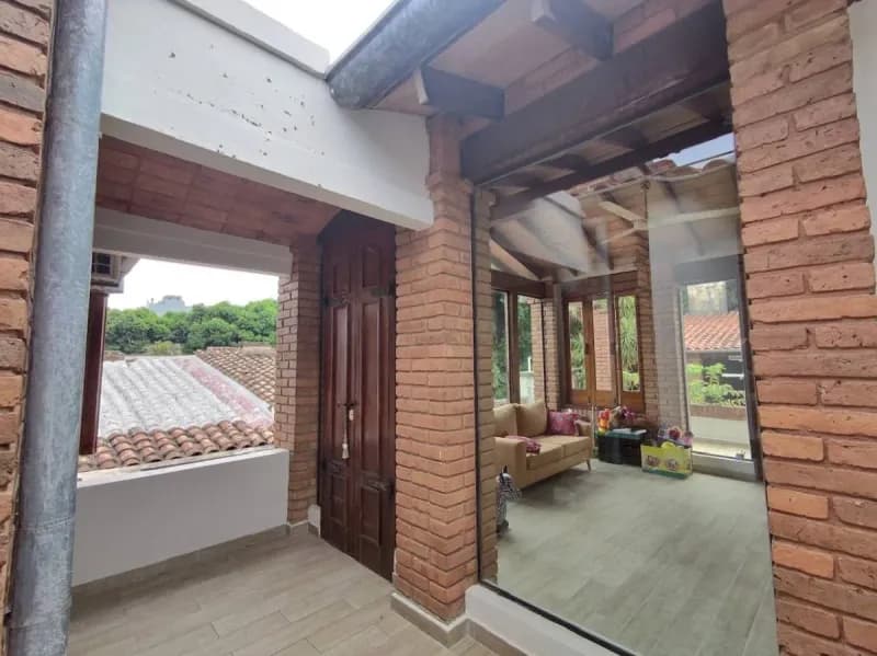 2-Bedroom House for Sale in Jara, Asunción - Image 5