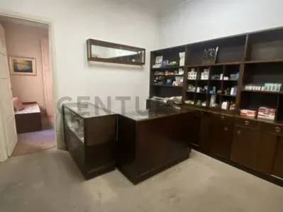 Departamento de 2 dormitorios en Venta en Centro, Montevideo - Image 2