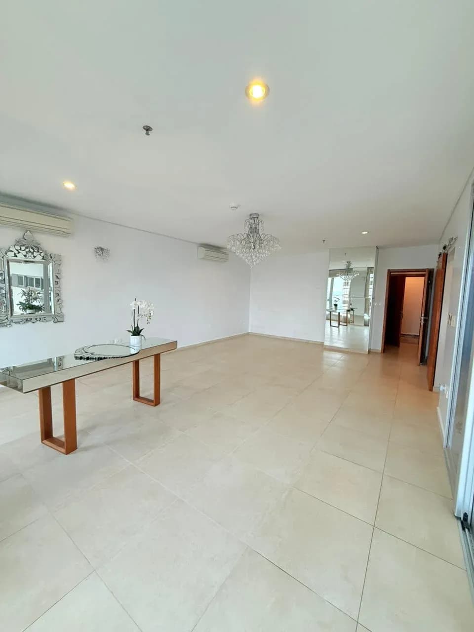 Departamento de 3 dormitorios en edificio Miranda, 190m², en Alquiler en Ycuá Satí, Asunción - Image 3