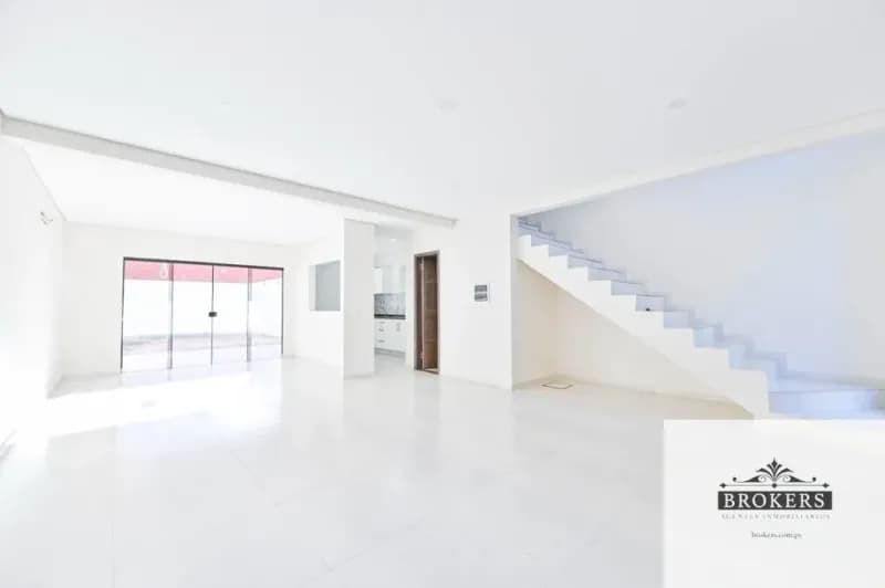 3-Bedroom House for Sale in Villa Virginia, Lambaré - Image 3