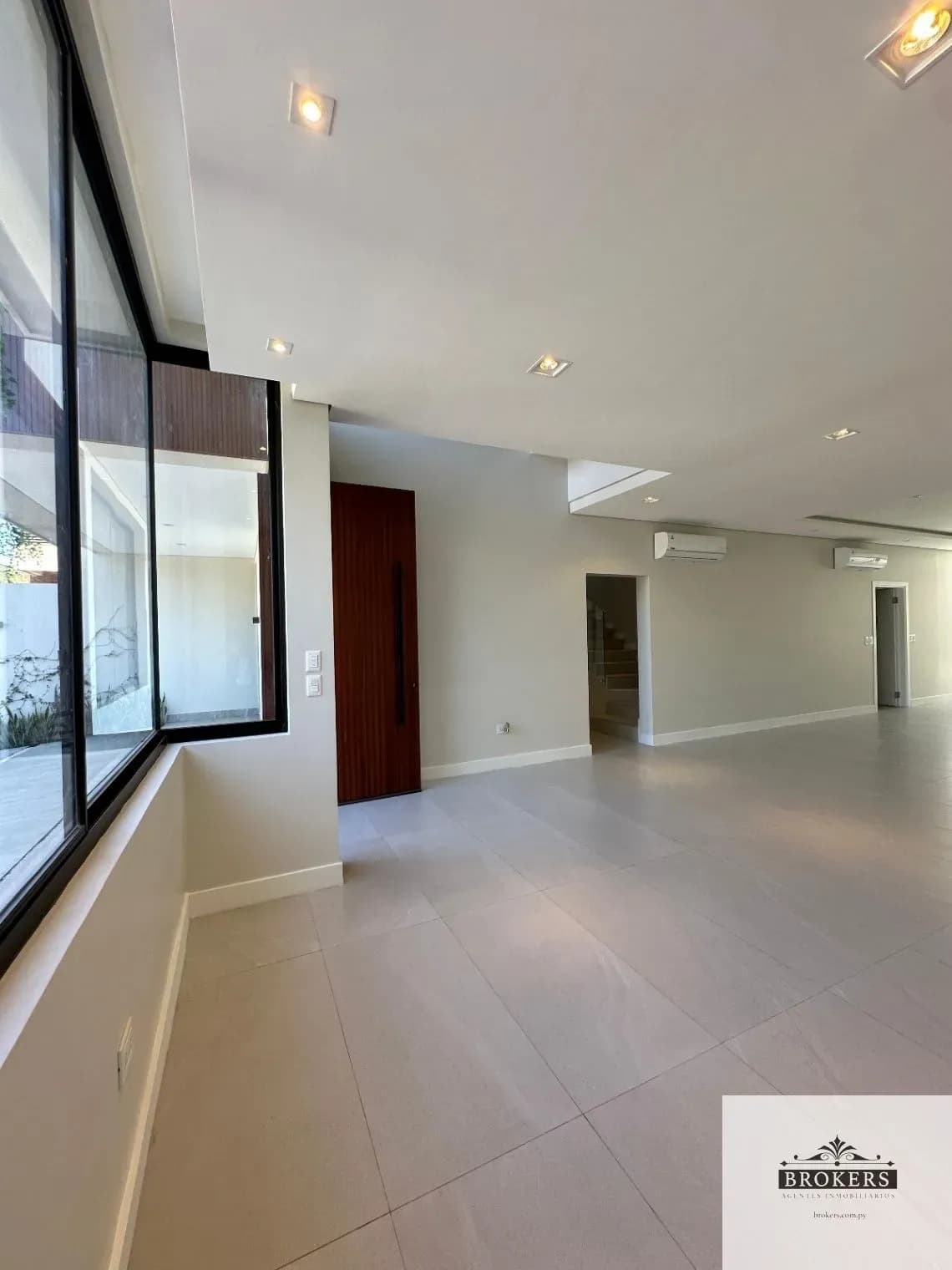 Casa de 4 dormitorios en Venta en San Jorge, Asunción - Image 9