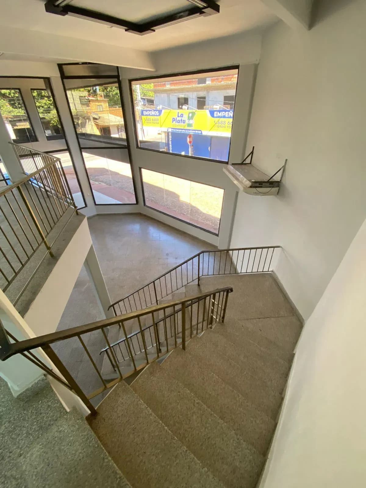 Retail Space of 1,000m² for Rent in Kokué Guasú, Fernando de la Mora - Image 7