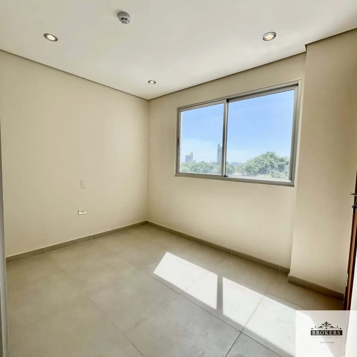 3-Bedroom Apartment for Sale in Jara, Lambaré - Image 11