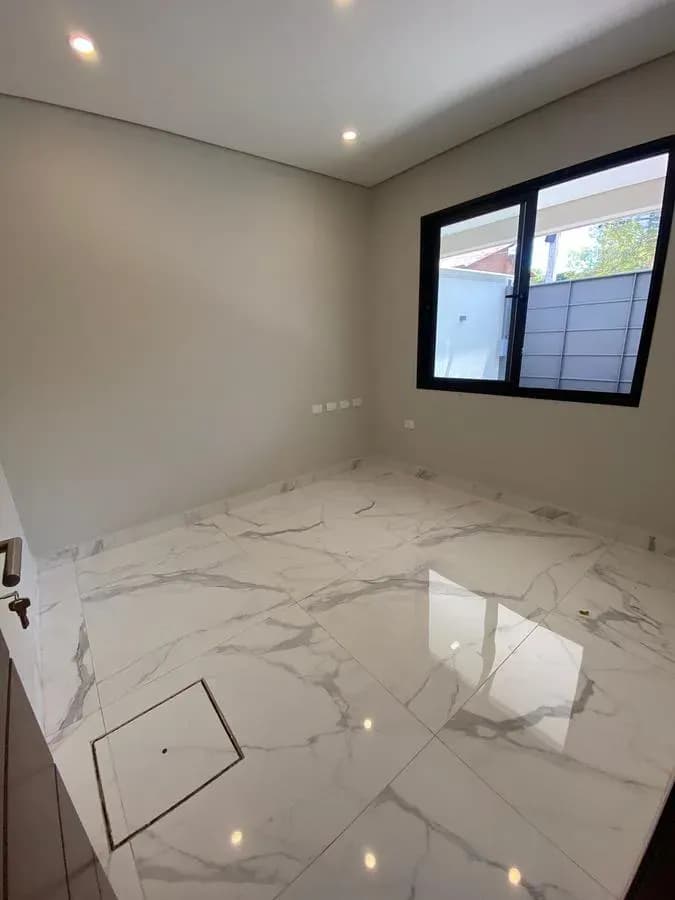 2-Bedroom House for Sale in Santísima Trinidad, Asunción - Image 3