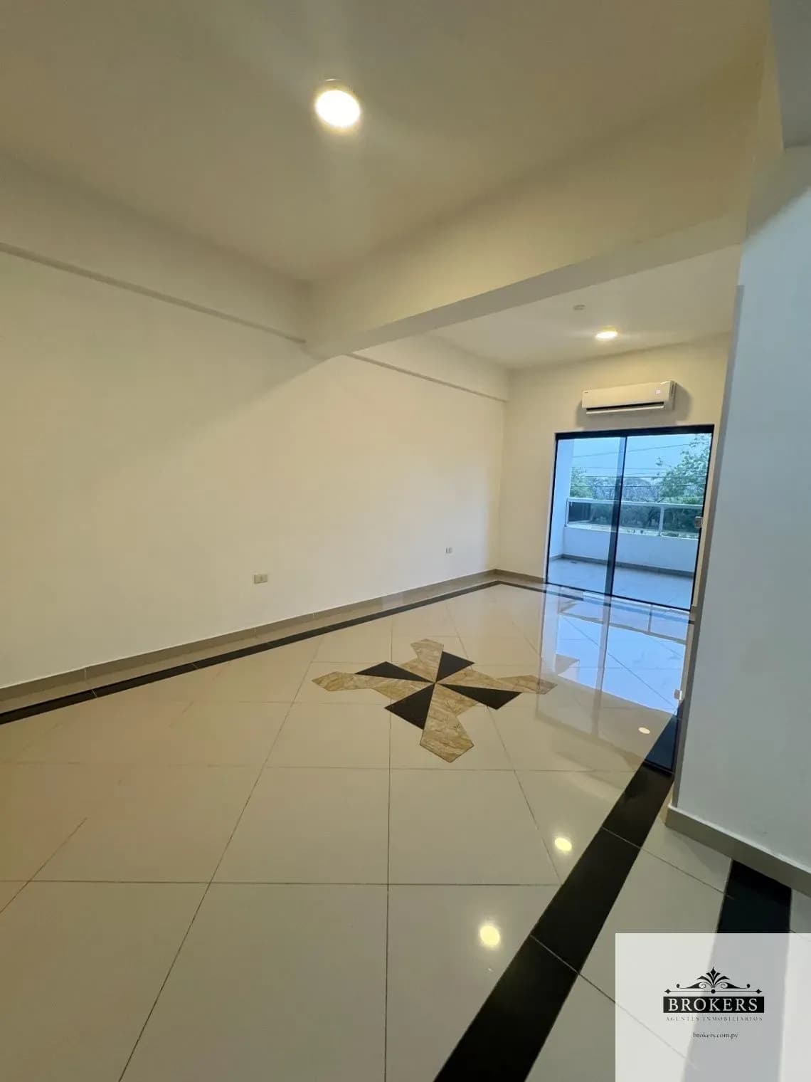 2-Bedroom Apartment for Rent in Fernando de la Mora - Image 4