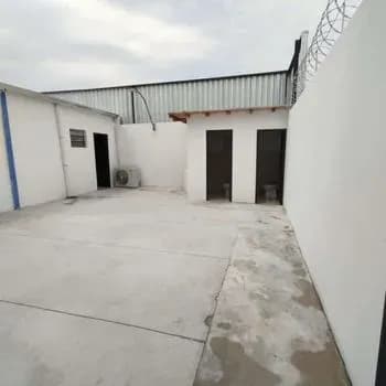Warehouse of 144m² for Rent in Santa María, San Lorenzo - Image 10