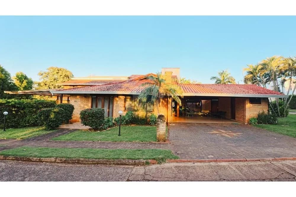 Casa de 5 quartos à Venda no Paraná Country Club, Hernandarias - Image 8