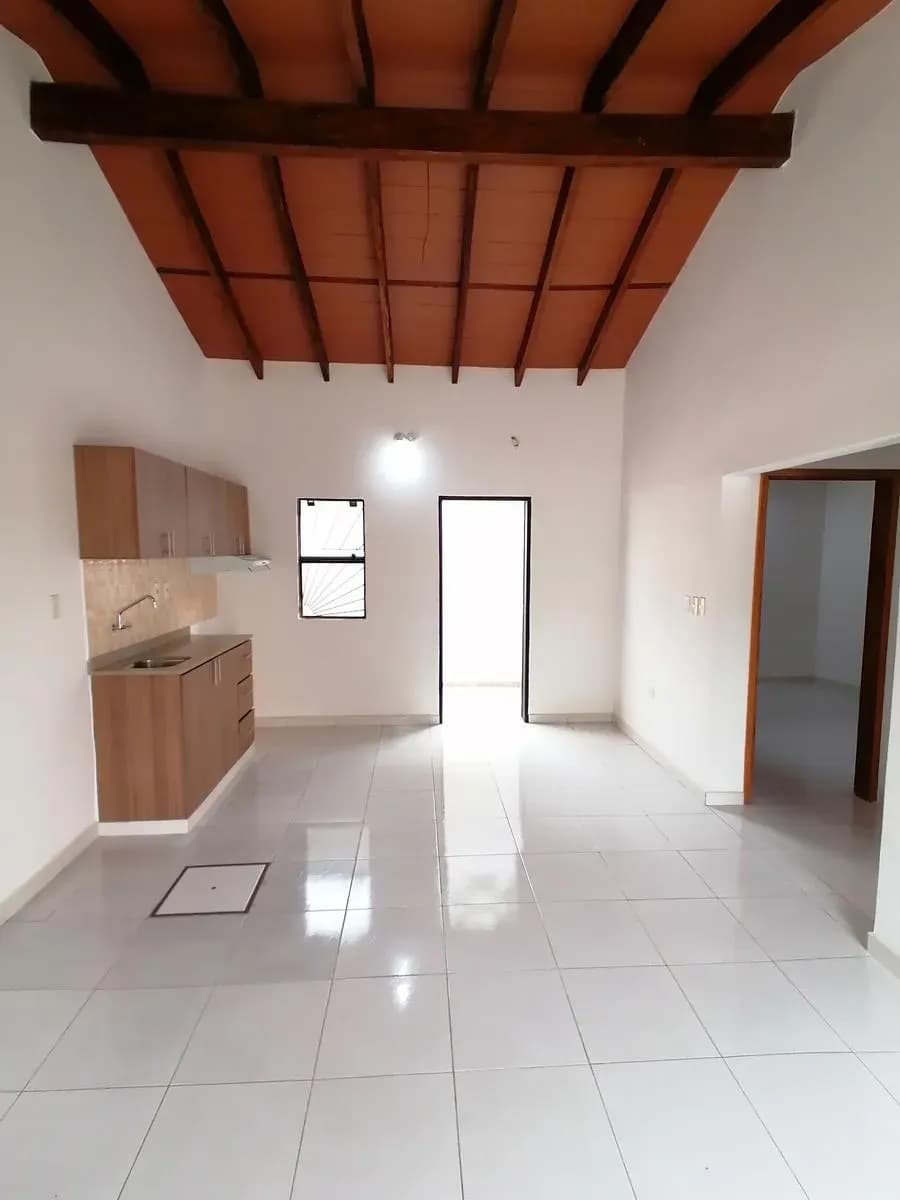 2-Bedroom House for Sale in Monseñor Bogarín, Mariano Roque Alonso - Image 11