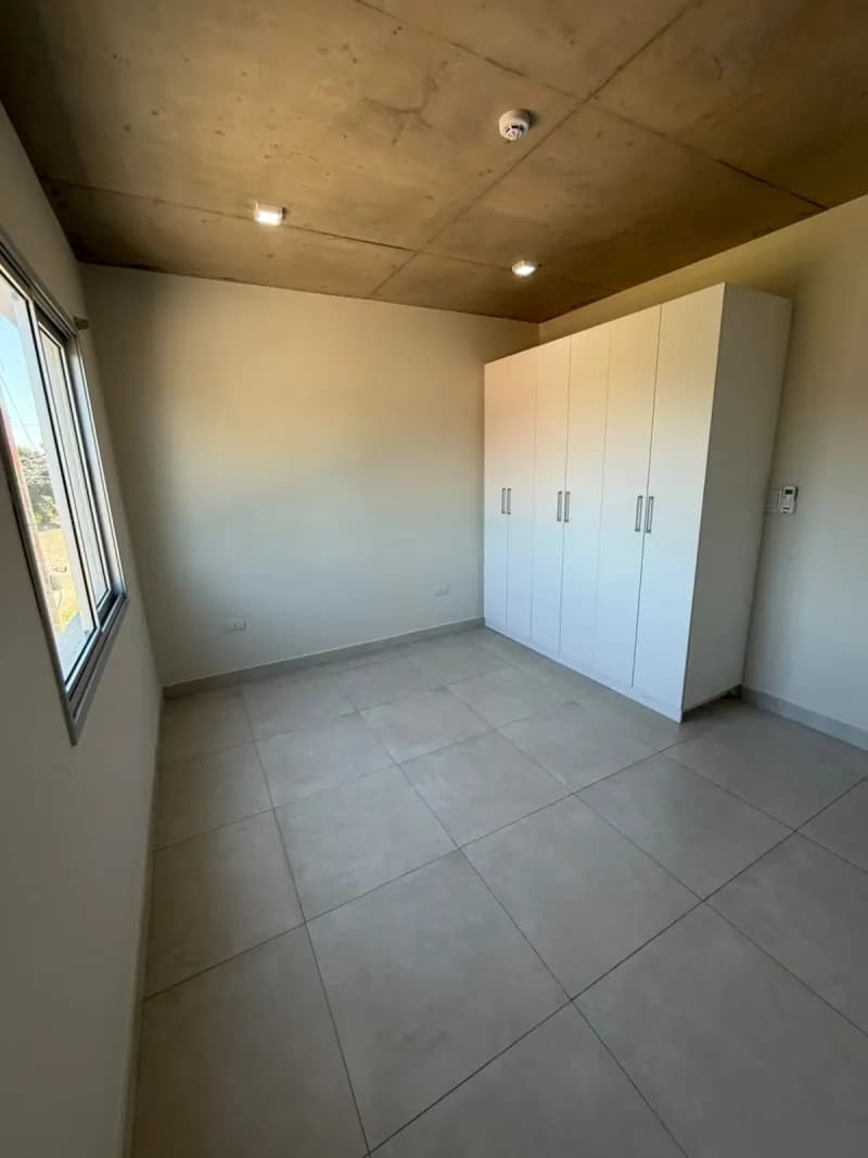 Departamento de 2 dormitorios en edificio Marlin, 74m², en Venta en Cuarto Barrio, Luque - Image 3