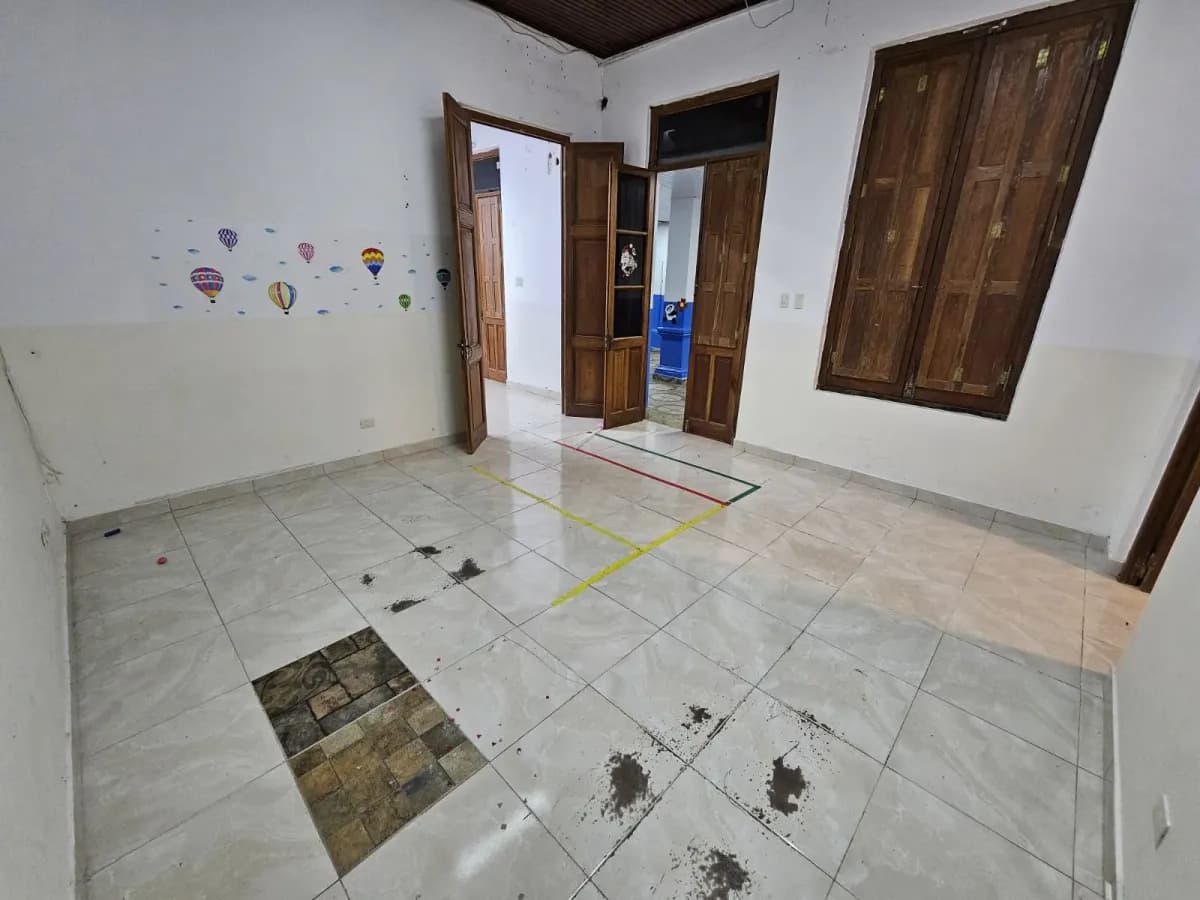 Escritório de 413m² à Venda em Doctor Francia, Lambaré - Image 10