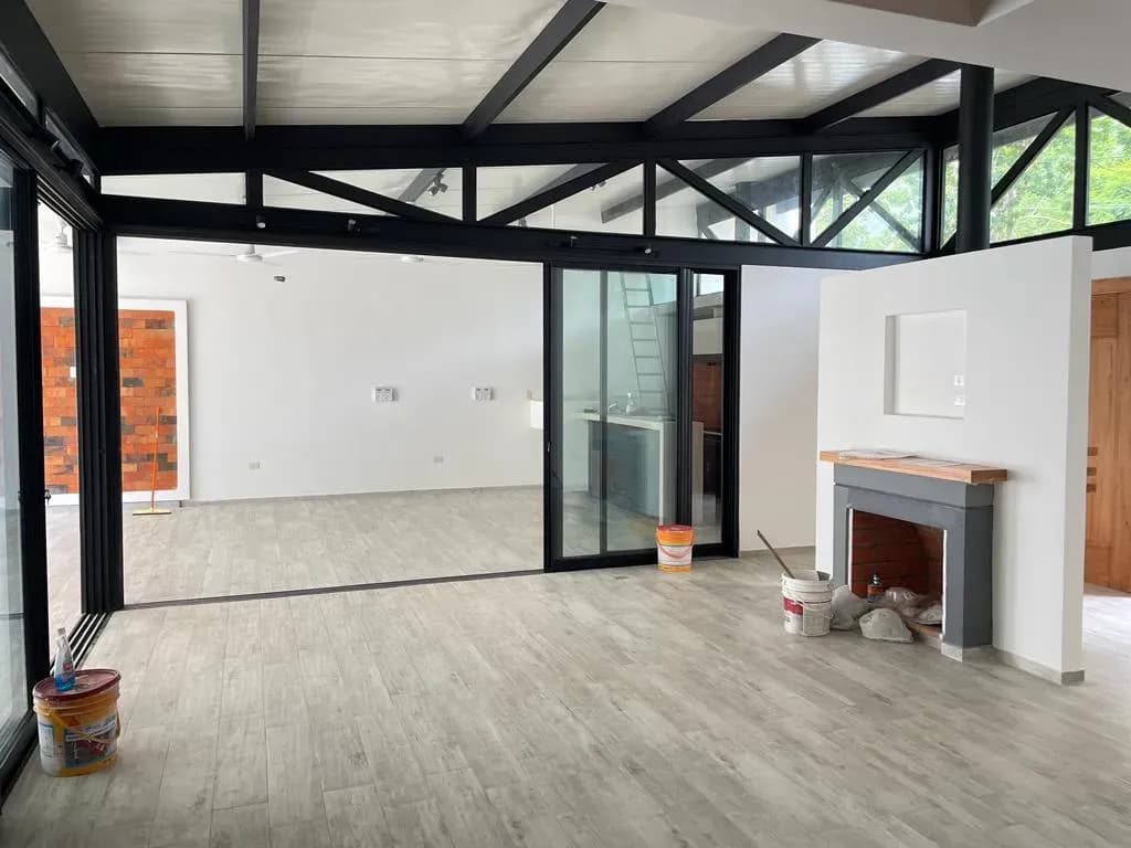 4-Bedroom House for Sale in San Bernardino - Image 7