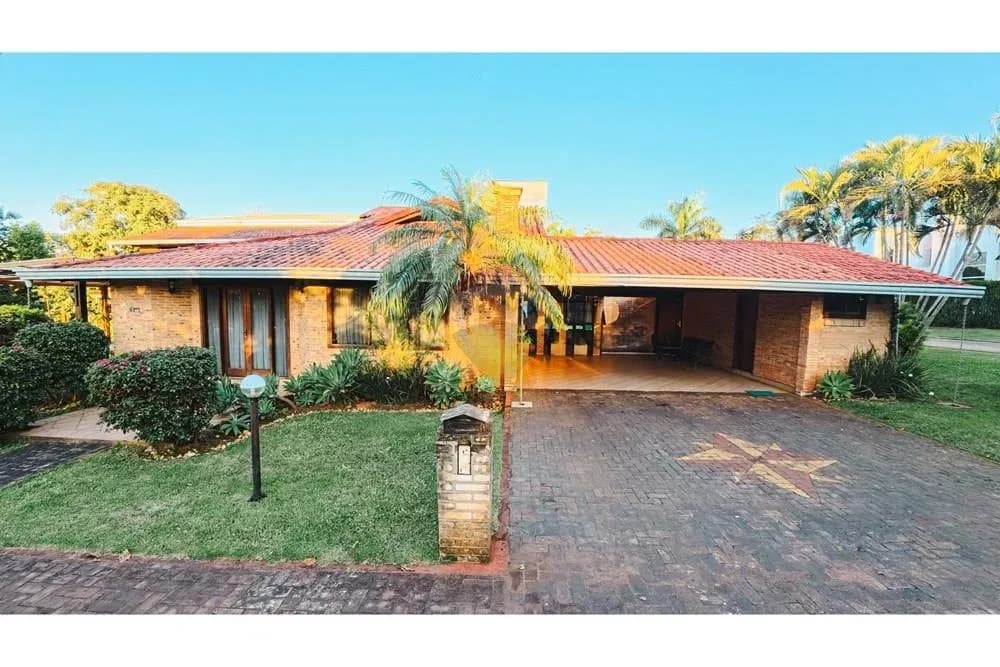 Casa de 5 quartos à Venda no Paraná Country Club, Hernandarias - Image 7