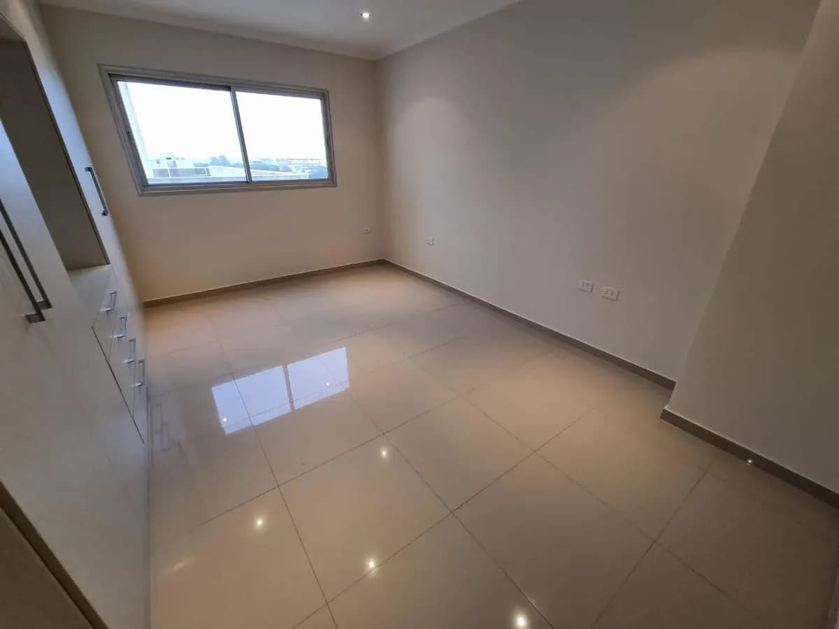 Departamento de 4 dormitorios en Alquiler en Las Lomas (Carmelitas), Asunción - Image 4