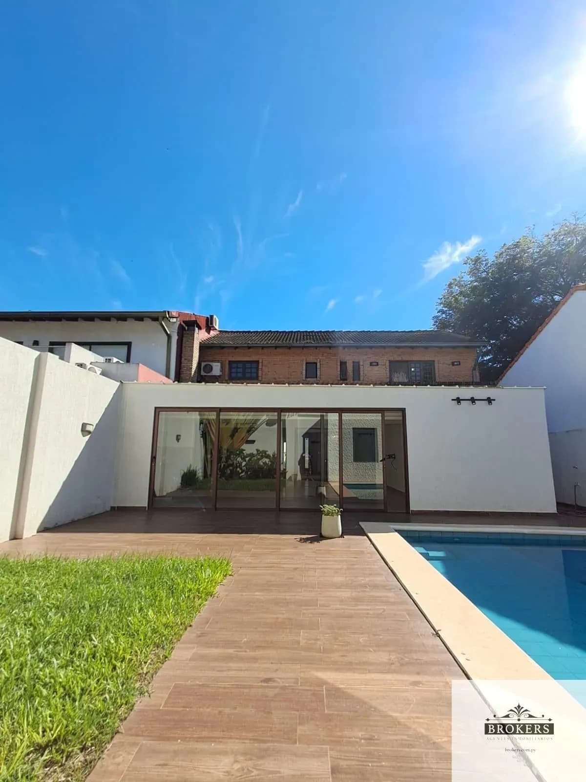 3-Bedroom House for Sale in Zárate Isla, Luque - Image 12