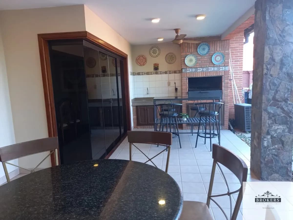 4-Bedroom House for Sale in Los Laureles, Lambaré - Image 13