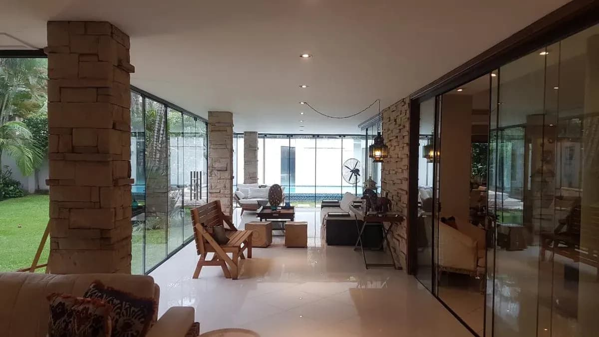 4-Bedroom House for Sale in Los Laureles, Lambaré - Image 7