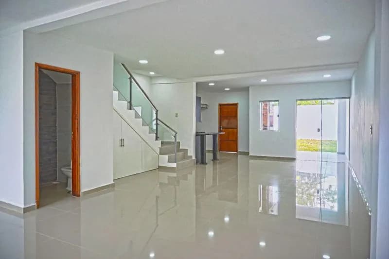 3-Bedroom House for Sale in Parques del Yatch, Lambaré - Image 3