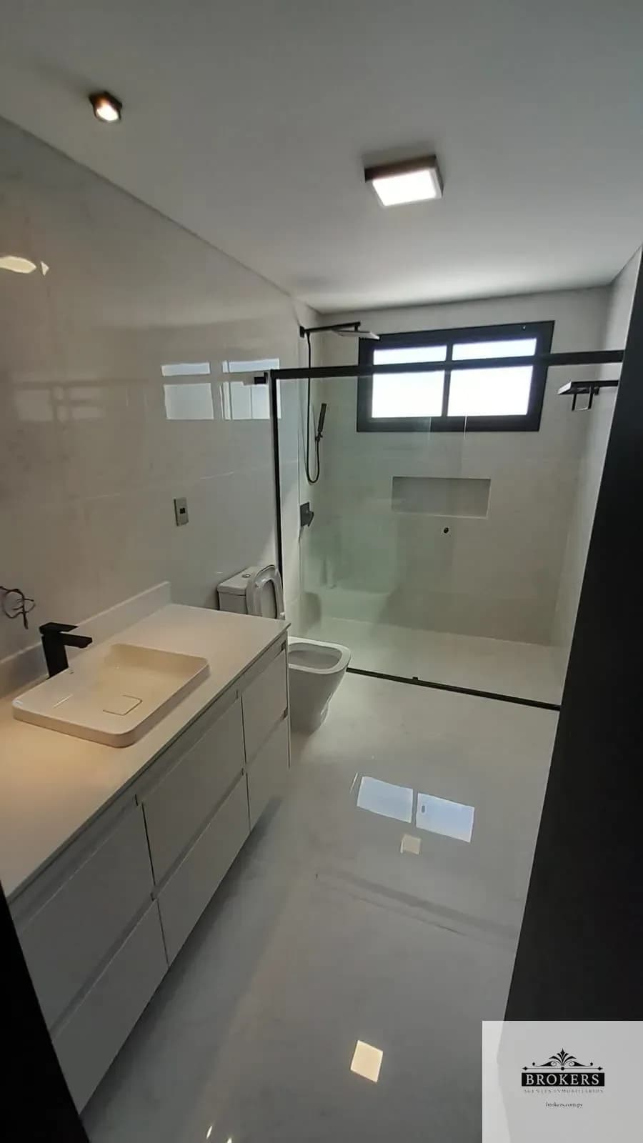3-Bedroom House for Rent in Madame Lynch, Asunción - Image 16