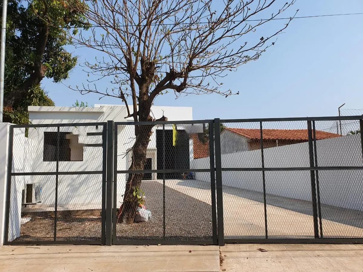 Depósito de 326m² en Venta en Loma Pytá, Asunción - Image 2