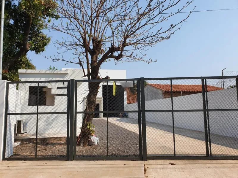 Depósito de 326m² en Venta en Loma Pytá, Asunción - Image 2