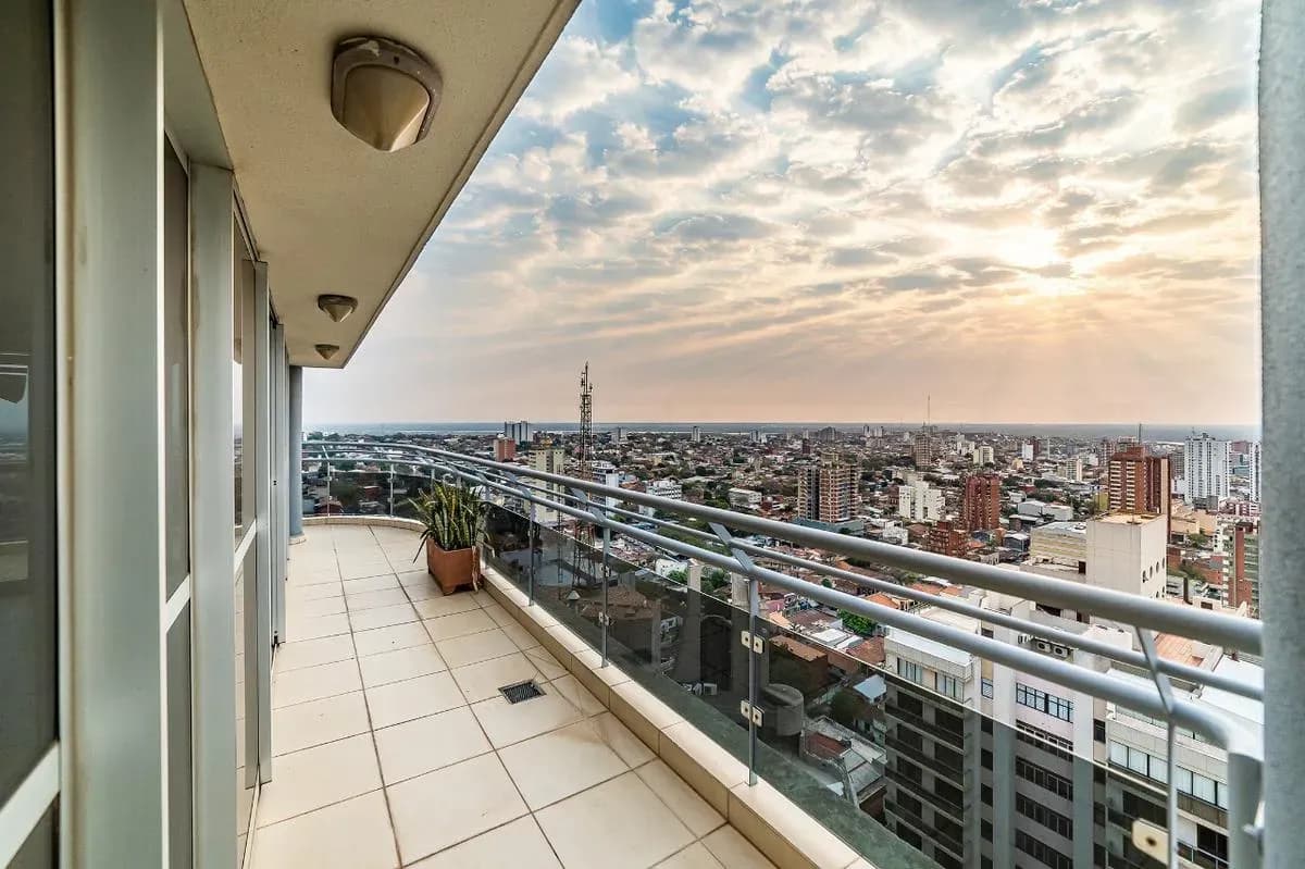 Departamento de 4 dormitorios en Venta en San Roque, Lambaré