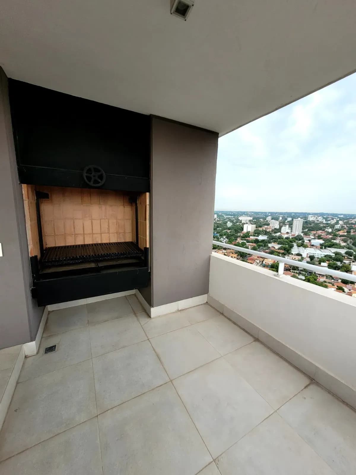 Departamento de 3 dormitorios en Venta en San Jorge, Asunción - Image 3