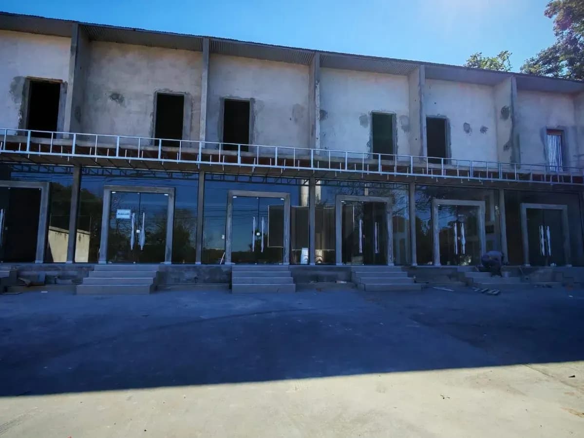 Local Comercial de 58.5m² en Alquiler en San Isidro, Lambaré - Image 2