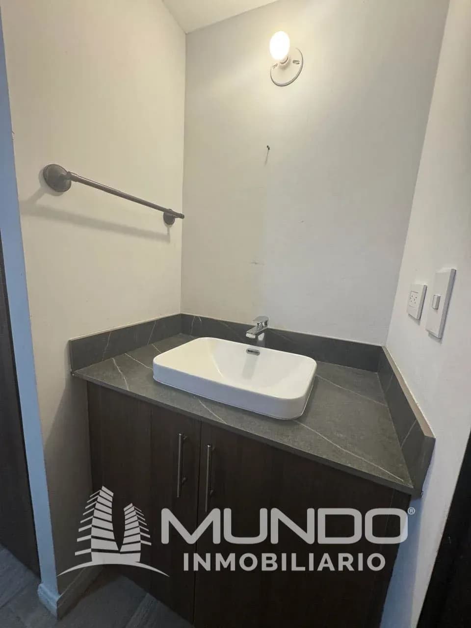 Departamento de 2 dormitorios, 68m², en Alquiler en Fraijanes - Image 4