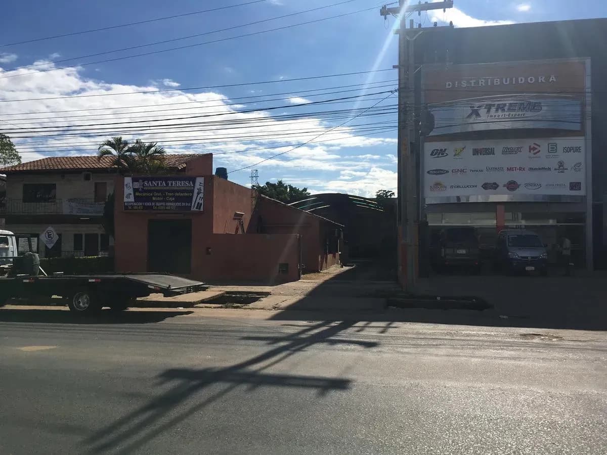 Warehouse of 480m² for Sale in Orilla del Campo Grande, Fernando de la Mora