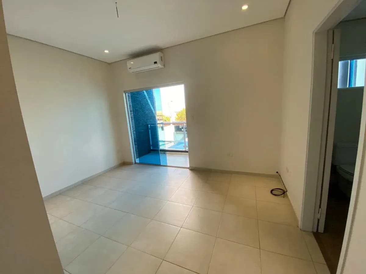 3-Bedroom House for Sale in Cuarto Barrio, Luque - Image 14