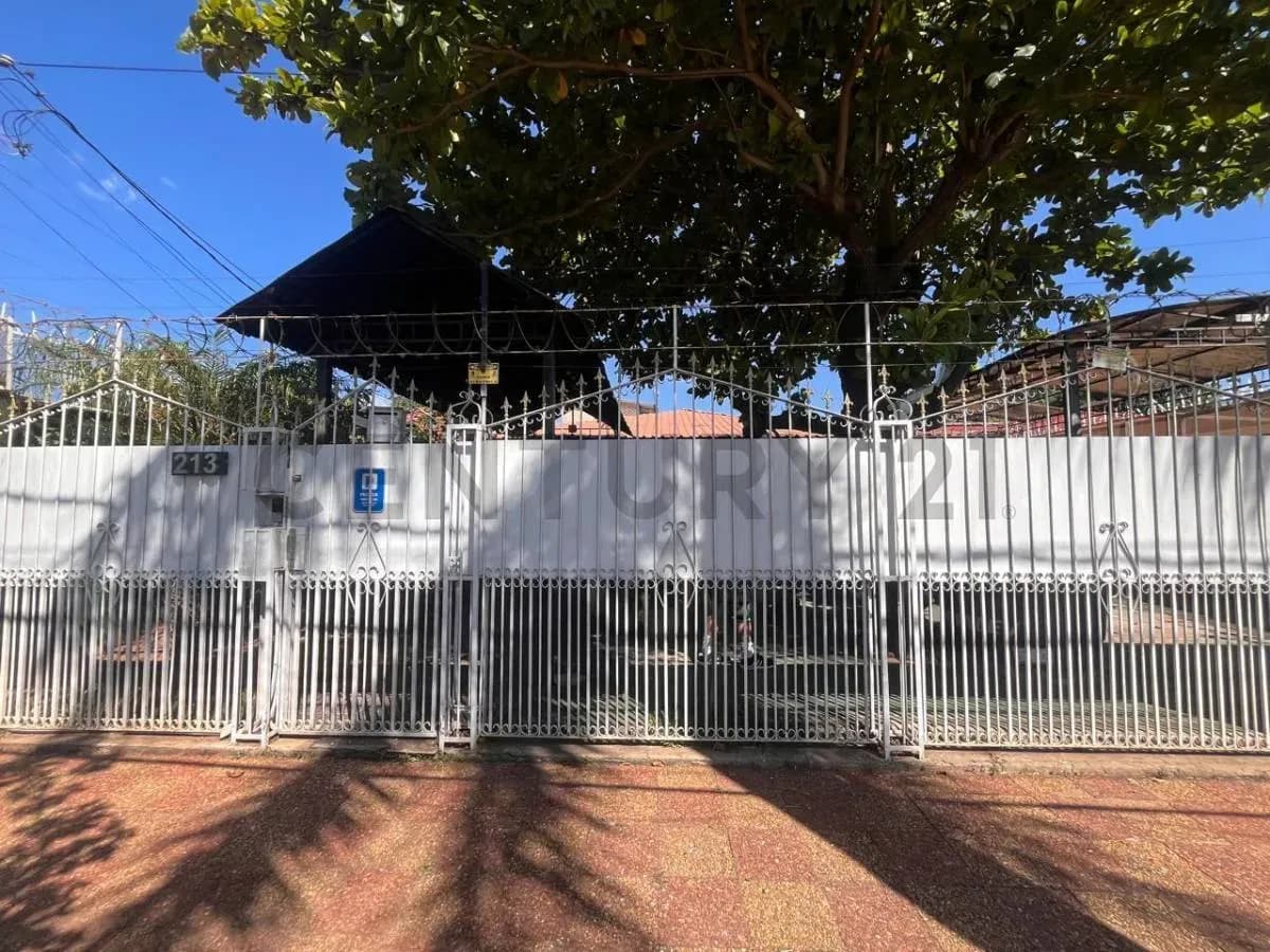 Casa de 4 quartos à Venda em Loma Pytá, Assunção