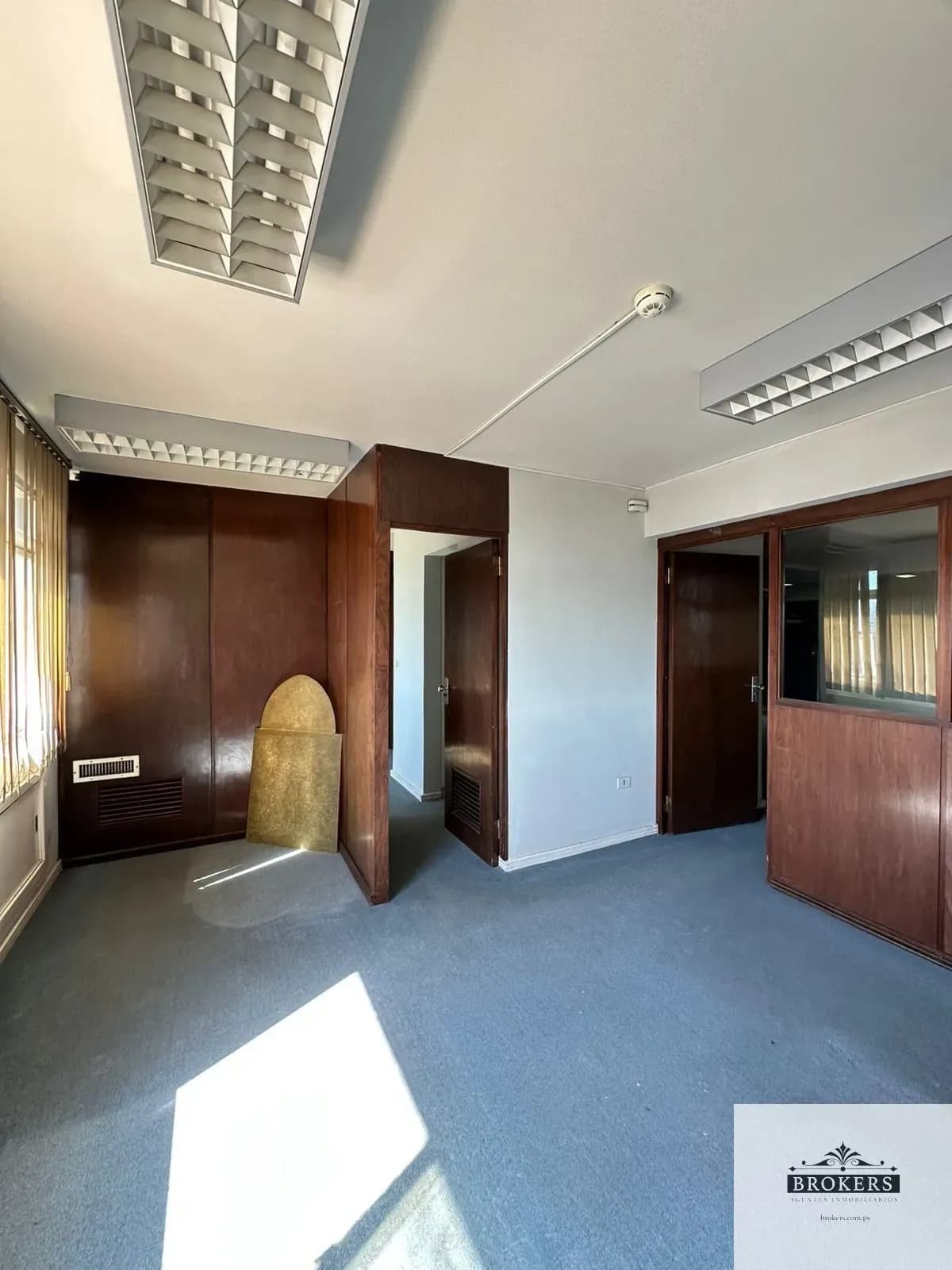 Office of 140m² for Rent in La Catedral, Lambaré - Image 10