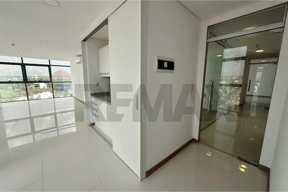 Espaço Comercial de 437m² para Alugar em Ycuá Satí, Asunción - Image 3