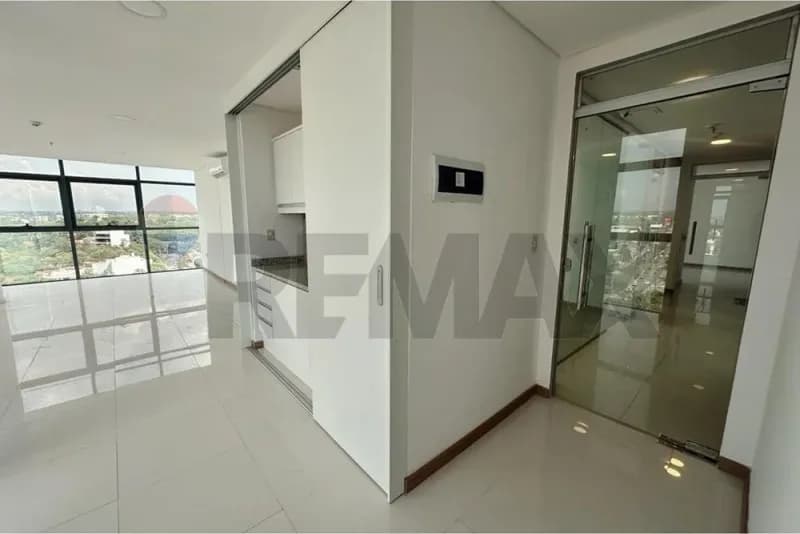 Espaço Comercial de 437m² para Alugar em Ycuá Satí, Asunción - Image 3