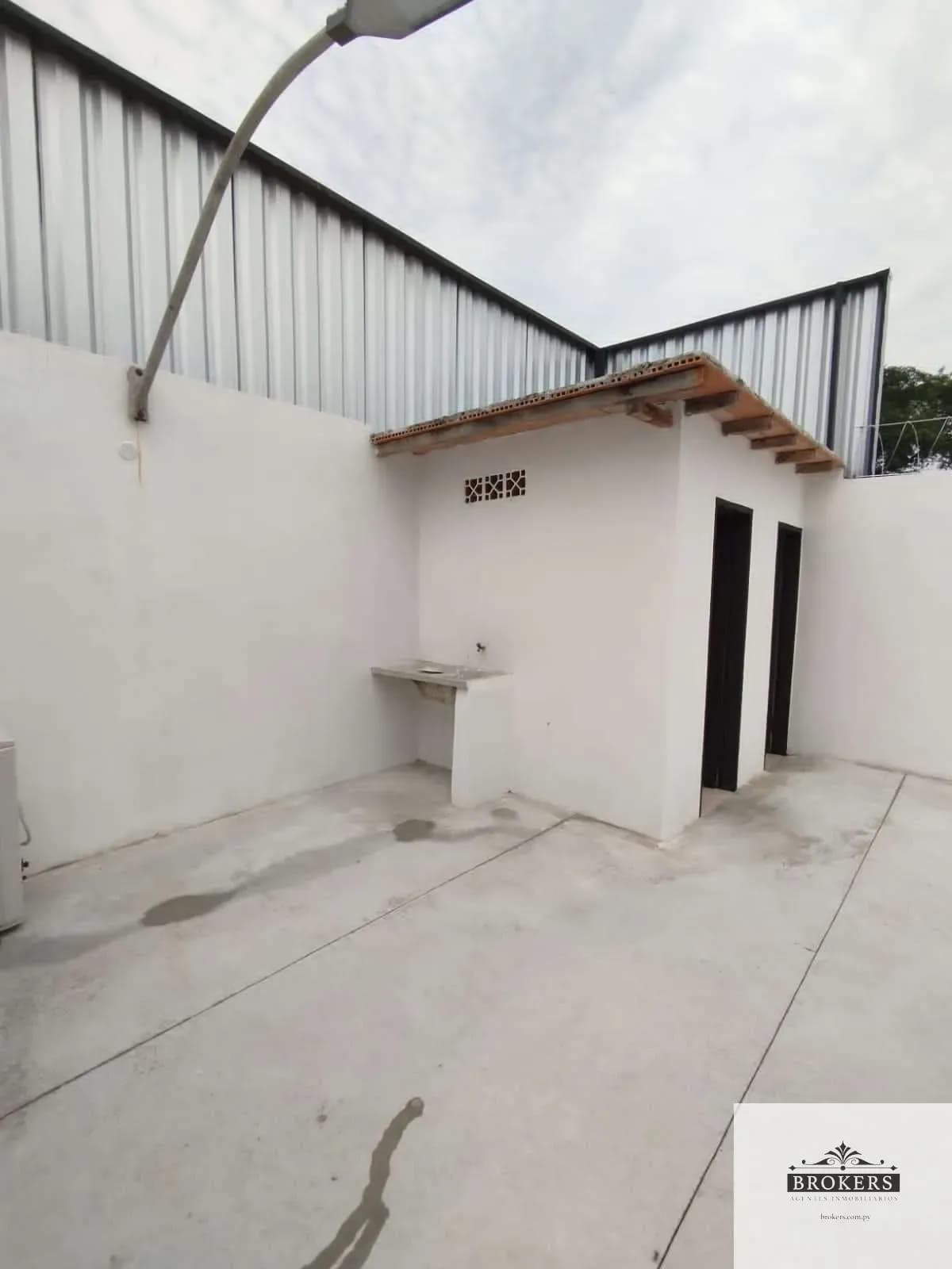 Commercial Space of 408.68m² for Rent in Segundo Barrio, Luque - Image 7