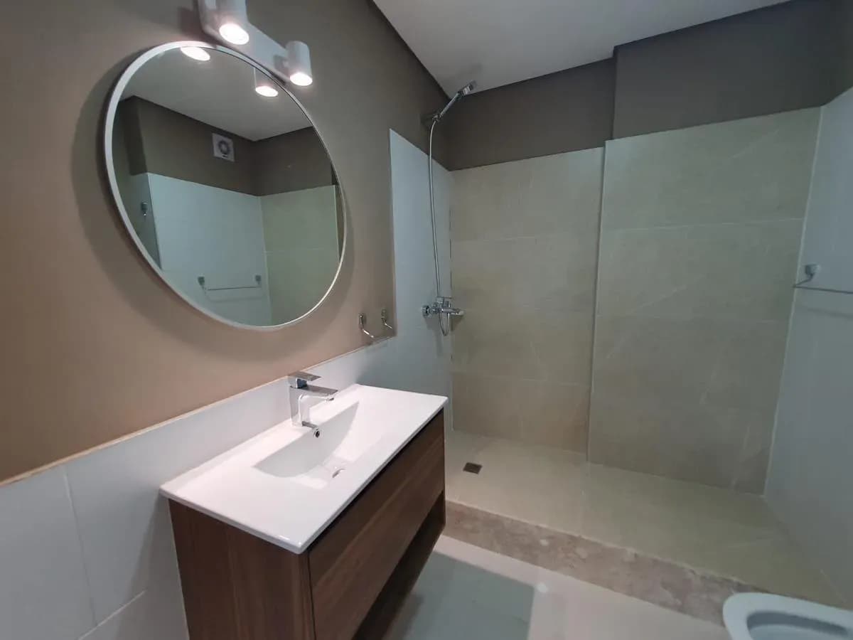 Office of 308m² for Rent in Salvador del Mundo, Asunción - Image 15