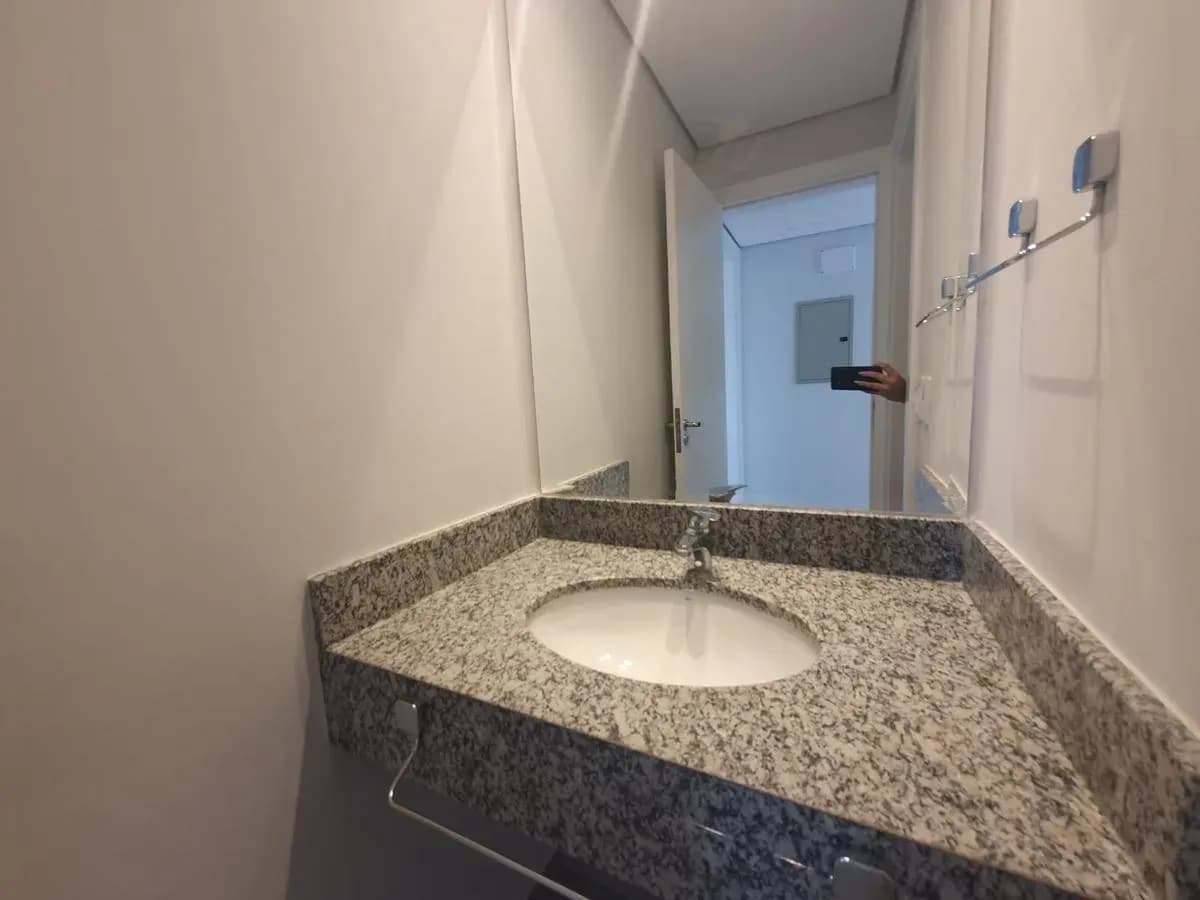 2-Bedroom Apartment for Sale in Lambaré - Image 9