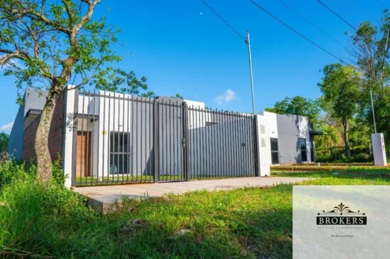 2-Bedroom House for Sale in Yukyry, Luque - Image 3
