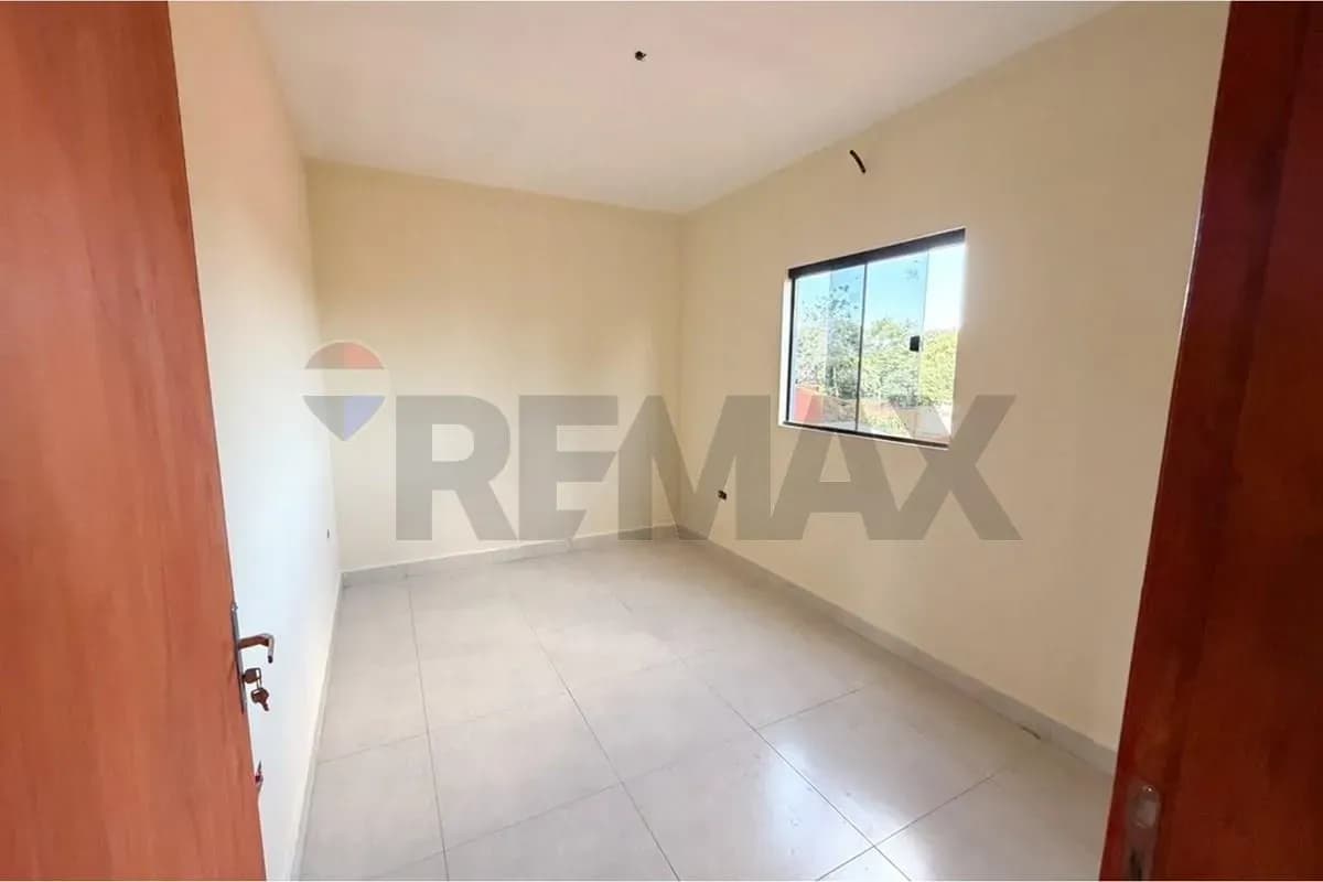 Casa de 3 quartos à venda em Laurelty, Luque - Image 6