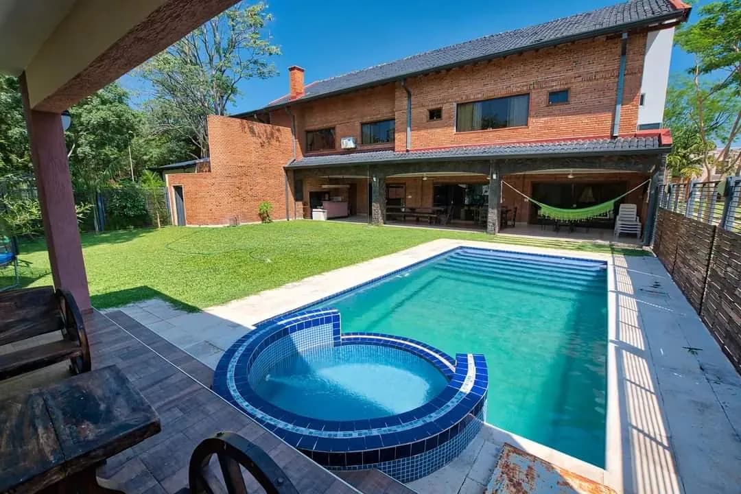 5-Bedroom House for Sale in Loma Merlo, Luque - Image 13